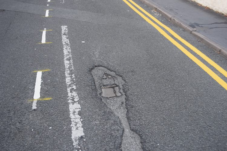 9 out of 10 Brit drivers call on Councils to fix the UK’s roads - with potholes being a major complaint
