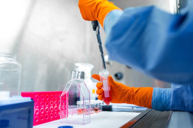 £10m funding for AI-powered robotic labs that will accelerate new treatments for deadly infections