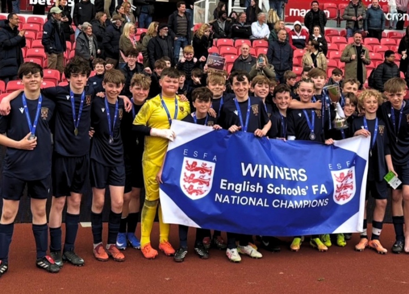 St. Mary´s Girls and Boys are National Football Champions