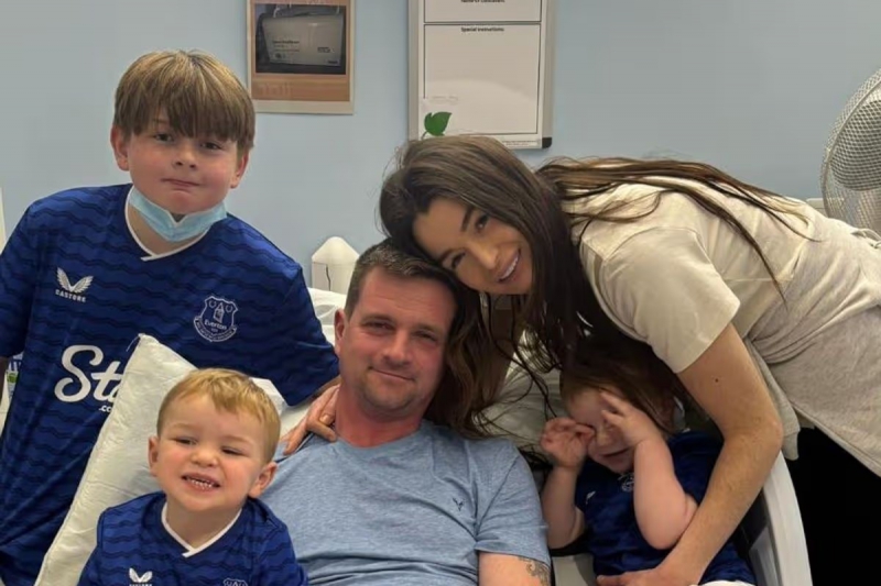 Everton and Liverpool fans rally around young Dad of 3 battling terminal cancer with Walk For Leon