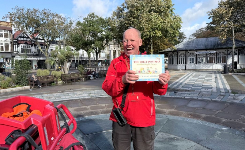 Southport postie plays 1st class role in delivering Jolly Postman Trail in Southport