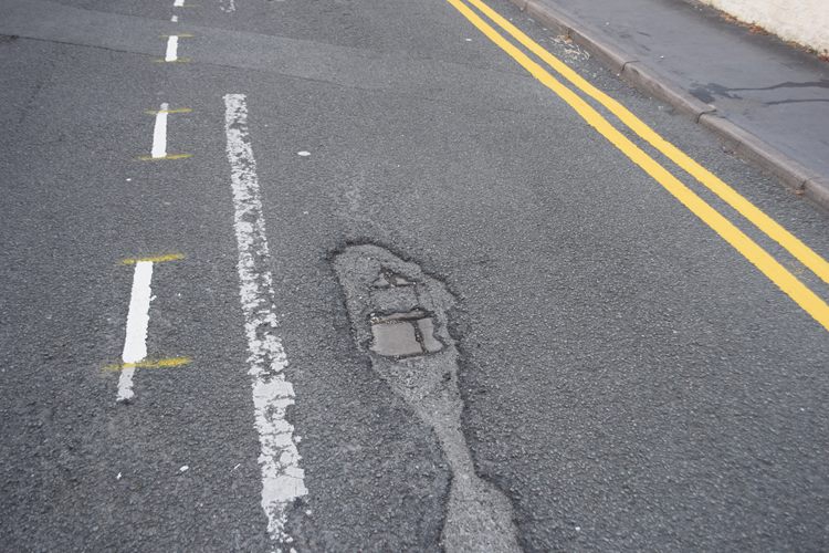9 out of 10 Brit drivers call on Councils to fix the UK’s roads - with potholes being a major complaint