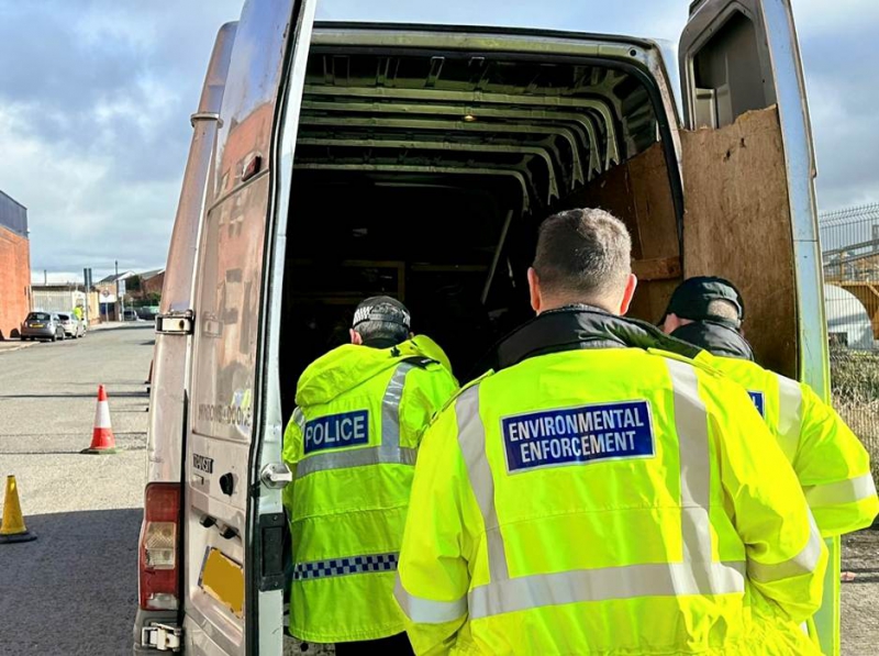 Council teams up with agencies to thwart unlicensed waste carriers