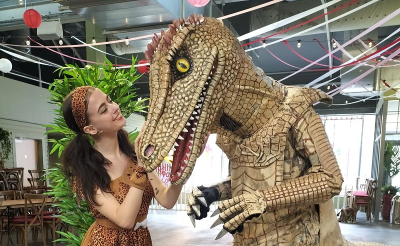 New children's show featuring 8ft dinosaur is coming to Southport Market this summer